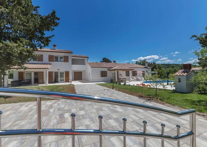 Villa Ana