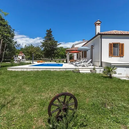 Ana * Labin (Istria)
